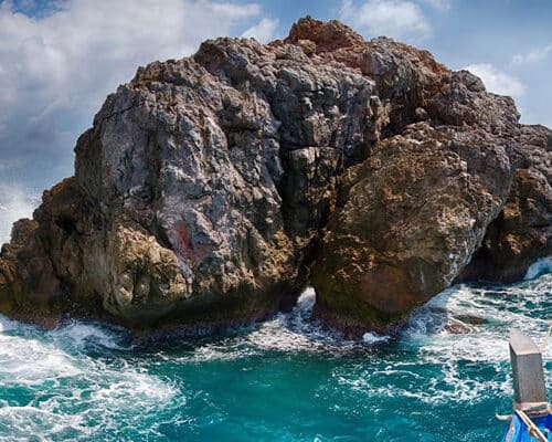 Hin Bai dive site- also known as Sail Rock.