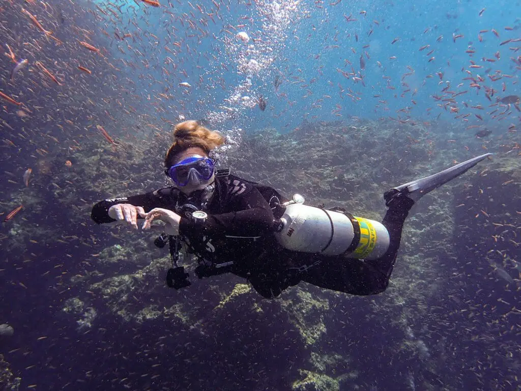 sidemount diver